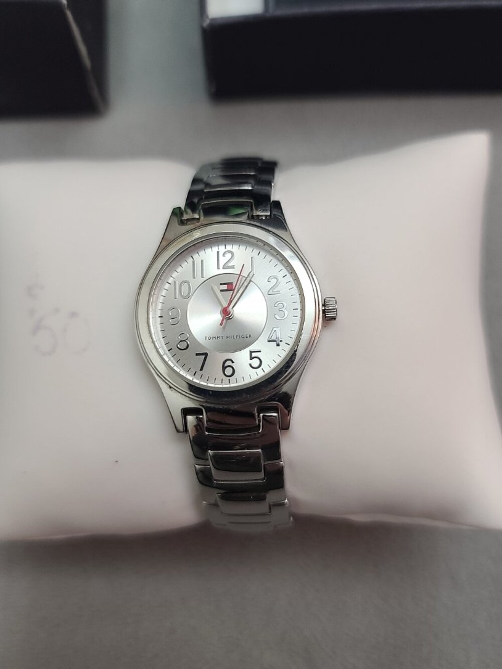 Tommy Hilfiger Women Silver Stainless Steel Watch Link Bracelet Boxed Like New - Picture 3 of 3